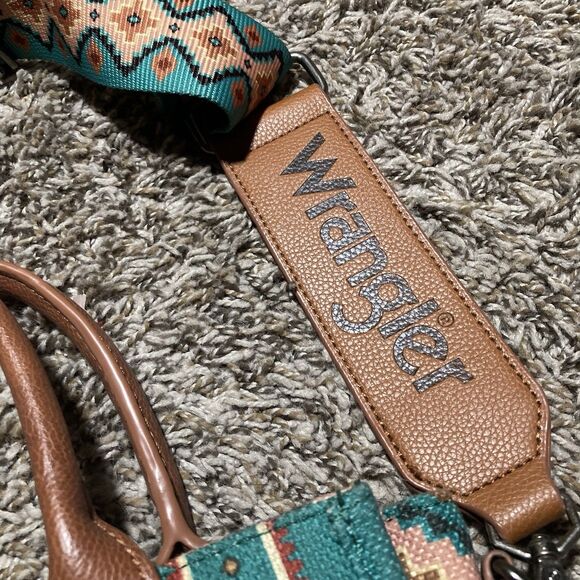 Wrangler Southwestern Small Crossbody Tote Bag Green Western WG2203-8120S STQ - Picture 2 of 12